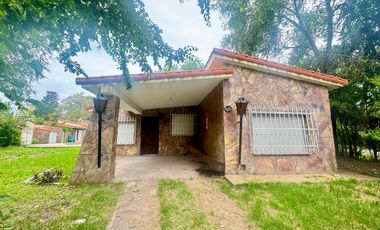 Casa a la venta en Funes.