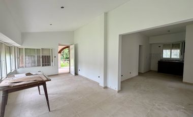 Casa a la venta en Funes.