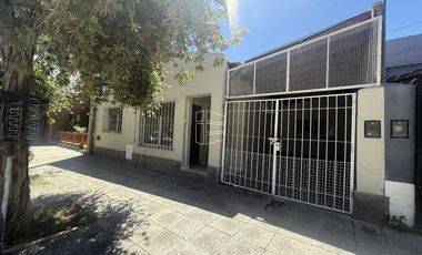 Alquiler - Casa en Zona Centro - 2 Dormitorios - A075