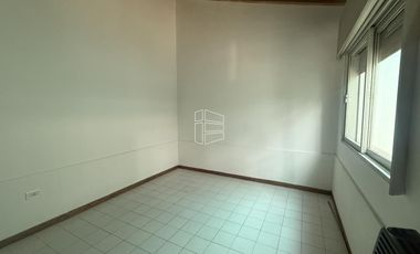 Alquiler - Casa en Zona Centro - 2 Dormitorios - A075