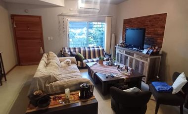 Venta Casa 6 Amb Luminosa en Martinez Pileta Parque Parrilla Cochera fija cub