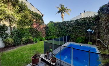 Venta Casa 6 Amb Luminosa en Martinez Pileta Parque Parrilla Cochera fija cub