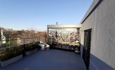 Venta Casa 6 Amb Luminosa en Martinez Pileta Parque Parrilla Cochera fija cub