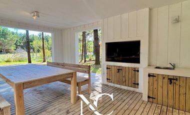 Casa en  venta de 6 ambientes en Costa Esmeralda