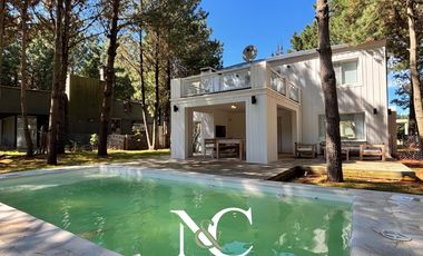 Casa en  venta de 6 ambientes en Costa Esmeralda