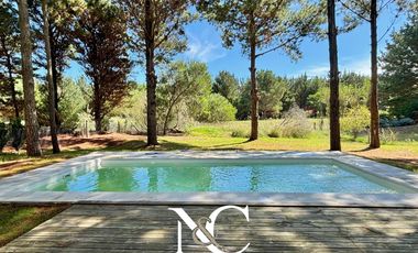 Casa en  venta de 6 ambientes en Costa Esmeralda