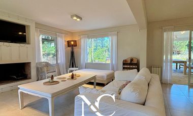 Casa en  venta de 6 ambientes en Costa Esmeralda