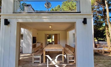 Casa en  venta de 6 ambientes en Costa Esmeralda