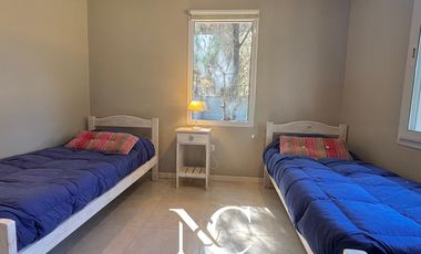 Casa en  venta de 6 ambientes en Costa Esmeralda