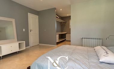 Casa en  venta de 6 ambientes en Costa Esmeralda