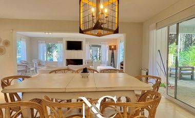 Casa en  venta de 6 ambientes en Costa Esmeralda