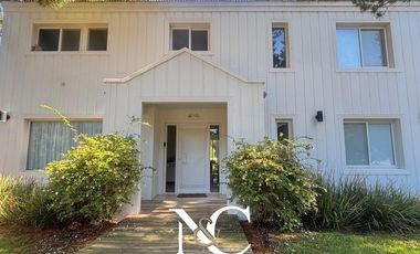 Casa en  venta de 6 ambientes en Costa Esmeralda