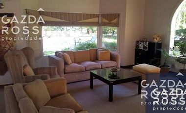 Excelente casa en doble a la venta en Saint Thomas Sur