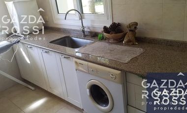 Excelente casa en doble a la venta en Saint Thomas Sur