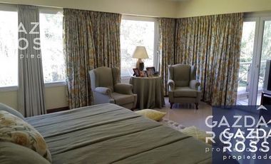 Excelente casa en doble a la venta en Saint Thomas Sur