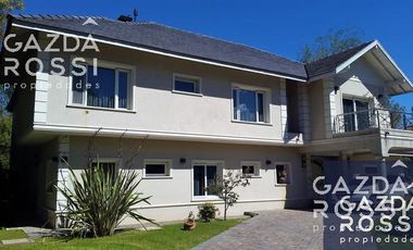 Excelente casa en doble a la venta en Saint Thomas Sur