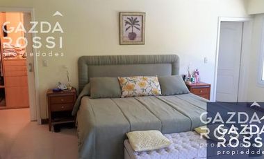 Excelente casa en doble a la venta en Saint Thomas Sur