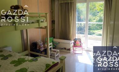 Excelente casa en doble a la venta en Saint Thomas Sur