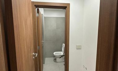 Excelente edificio a estrenar - 1200 m2 - 15 cocheras - Local comercial   Oficinas.