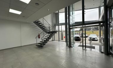 Excelente edificio a estrenar - 1200 m2 - 15 cocheras - Local comercial   Oficinas.