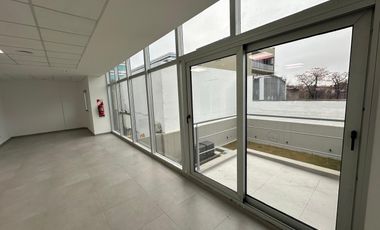 Excelente edificio a estrenar - 1200 m2 - 15 cocheras - Local comercial   Oficinas.