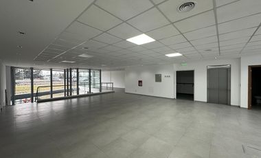 Excelente edificio a estrenar - 1200 m2 - 15 cocheras - Local comercial   Oficinas.