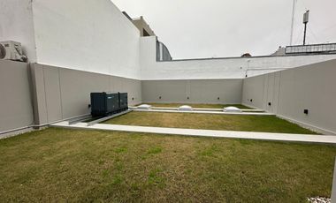 Excelente edificio a estrenar - 1200 m2 - 15 cocheras - Local comercial   Oficinas.