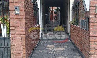 Alquiler de Duplex 3 Ambientes en 2 plantas en Ramos Mejia Con patio, Muy Buen Estado