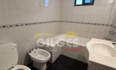 Alquiler de Duplex 3 Ambientes en 2 plantas en Ramos Mejia Con patio, Muy Buen Estado