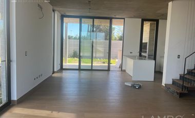 Venta Town Houses Pilar El Olivar