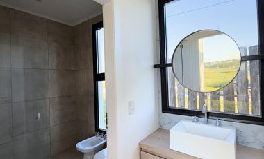 CASA 4 AMBIENTES EN VENTA, BARRIO PRADERAS I, LOS CARDALES