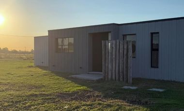 CASA 4 AMBIENTES EN VENTA, BARRIO PRADERAS I, LOS CARDALES