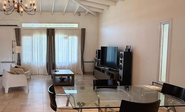 CASA 4 AMBIENTES EN VENTA, BARRIO CERRADO MONET,  LOS CARDALES