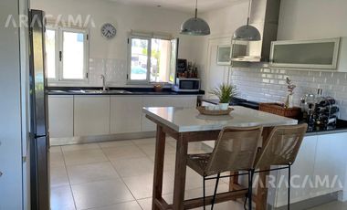 CASA en VENTA en Saint Thomas Oeste - Canning