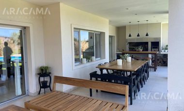 CASA en VENTA en Saint Thomas Oeste - Canning