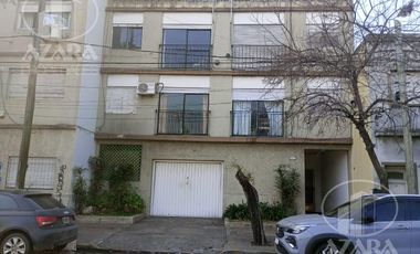 Departamento 2 amb amplio x escalera mas terraza propia  en Florida