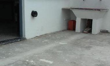 IDEAL INVERSION PROPIEDAD CON 2 DEPARTAMENTOS Y 2 LOCALES  - Monte Grande