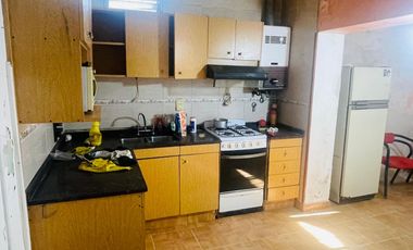 Casa de pasillo unico 2 dormitorios patio y terraza