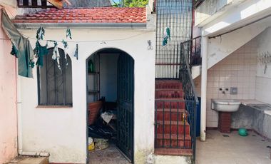 Casa de pasillo unico 2 dormitorios patio y terraza