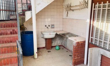 Casa de pasillo unico 2 dormitorios patio y terraza