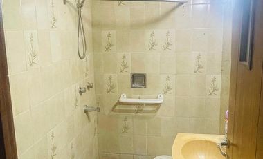 Casa de pasillo unico 2 dormitorios patio y terraza