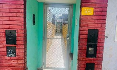 Casa de pasillo unico 2 dormitorios patio y terraza