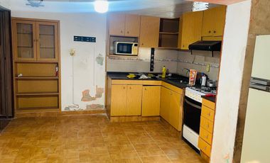 Casa de pasillo unico 2 dormitorios patio y terraza