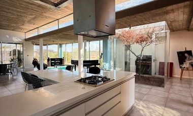 CASA 7 AMBIENTES EN VENTA, BARRIO CERRADO CHACRAS DE LA RESERVA, LOS CARDALES