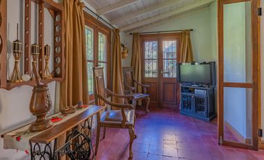 Estancia de 1830 con 42 has y cancha de polo a 50km del mar