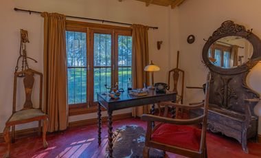 Estancia de 1830 con 42 has y cancha de polo a 50km del mar
