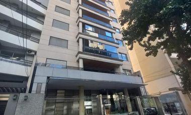 departamento tipo piso de 4 ambientes con 2 cocheras de categoria en Lomas de Zamora
