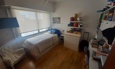 departamento tipo piso de 4 ambientes con 2 cocheras de categoria en Lomas de Zamora