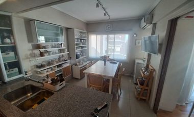 departamento tipo piso de 4 ambientes con 2 cocheras de categoria en Lomas de Zamora