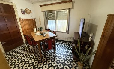 Casa 3 ambientes con cochera y patio  - Wilde
